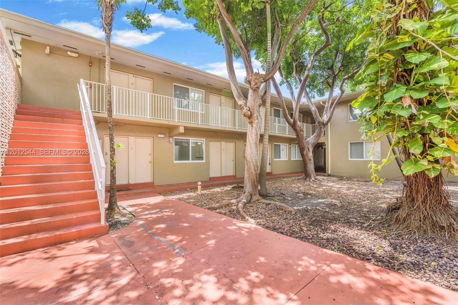 The Oaks At South Miami · #2 in South Miami - Photo 4