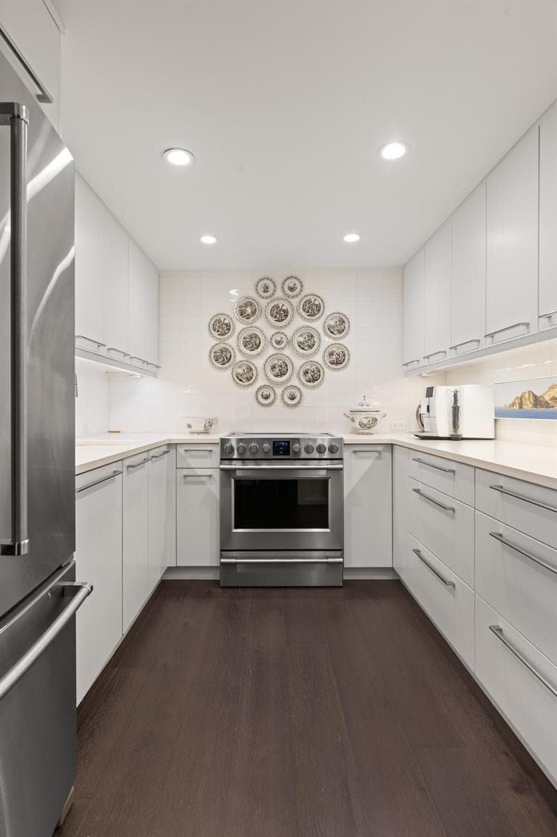 7 - Kitchen copy