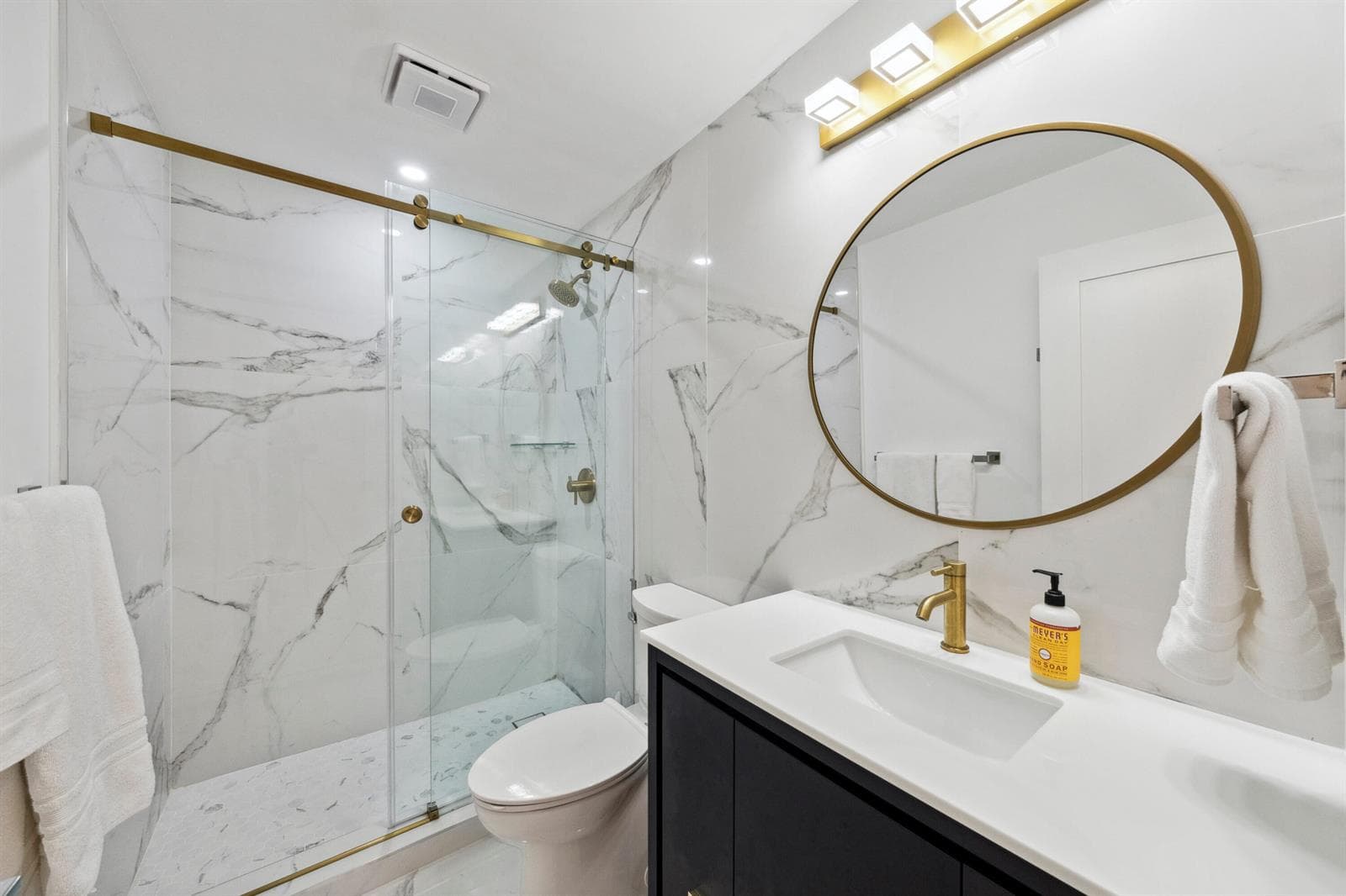 016-017-Bathroom-4000x2667