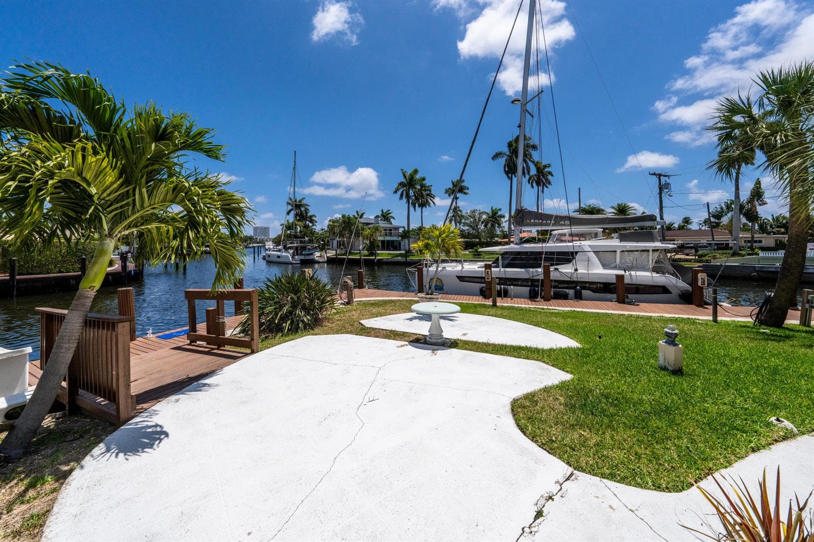 019-004-Back Yard-4000x2667