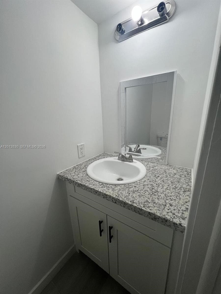 1560 NE 151st St #102 photo 9