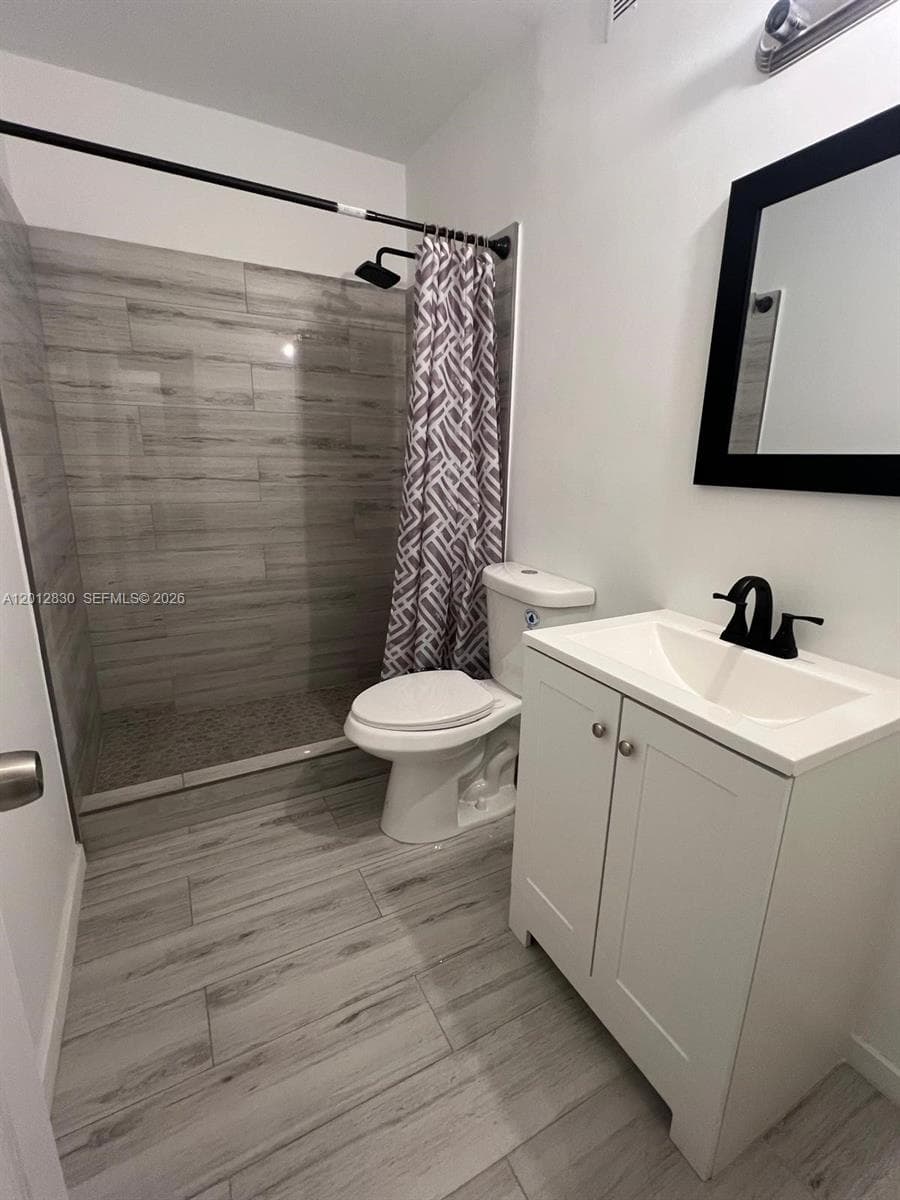 1560 NE 151st St #102 photo 10