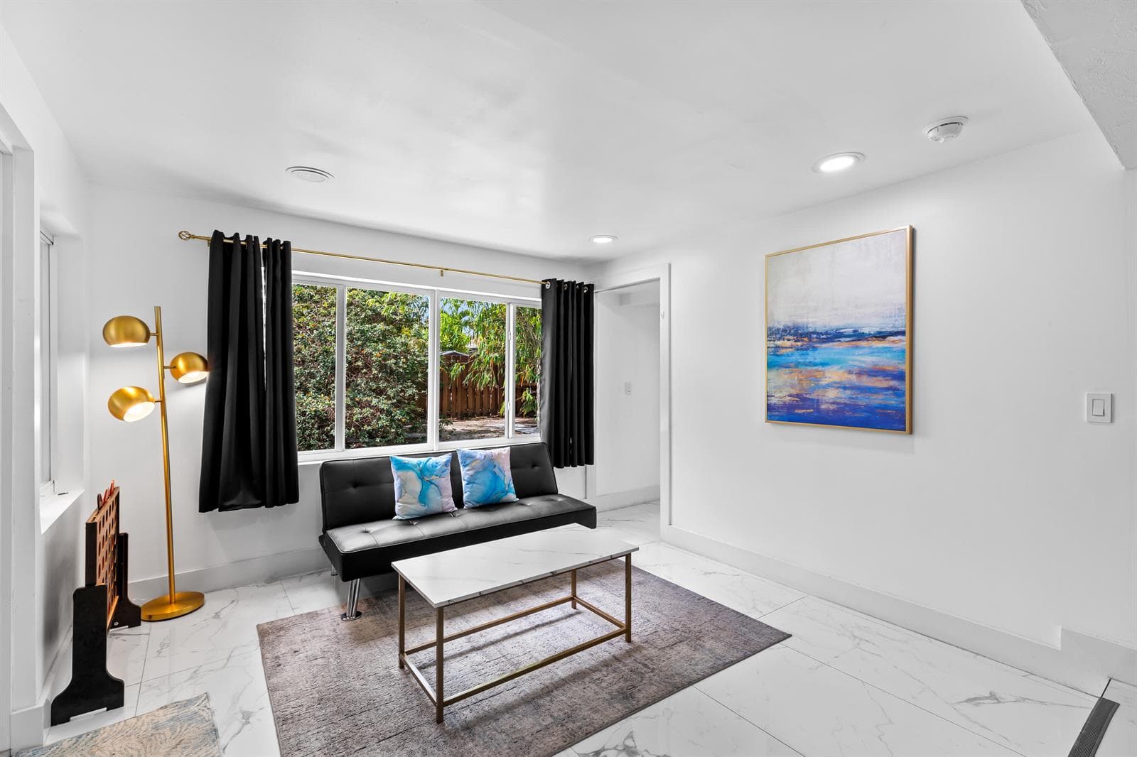 FAMILY ROOM 1