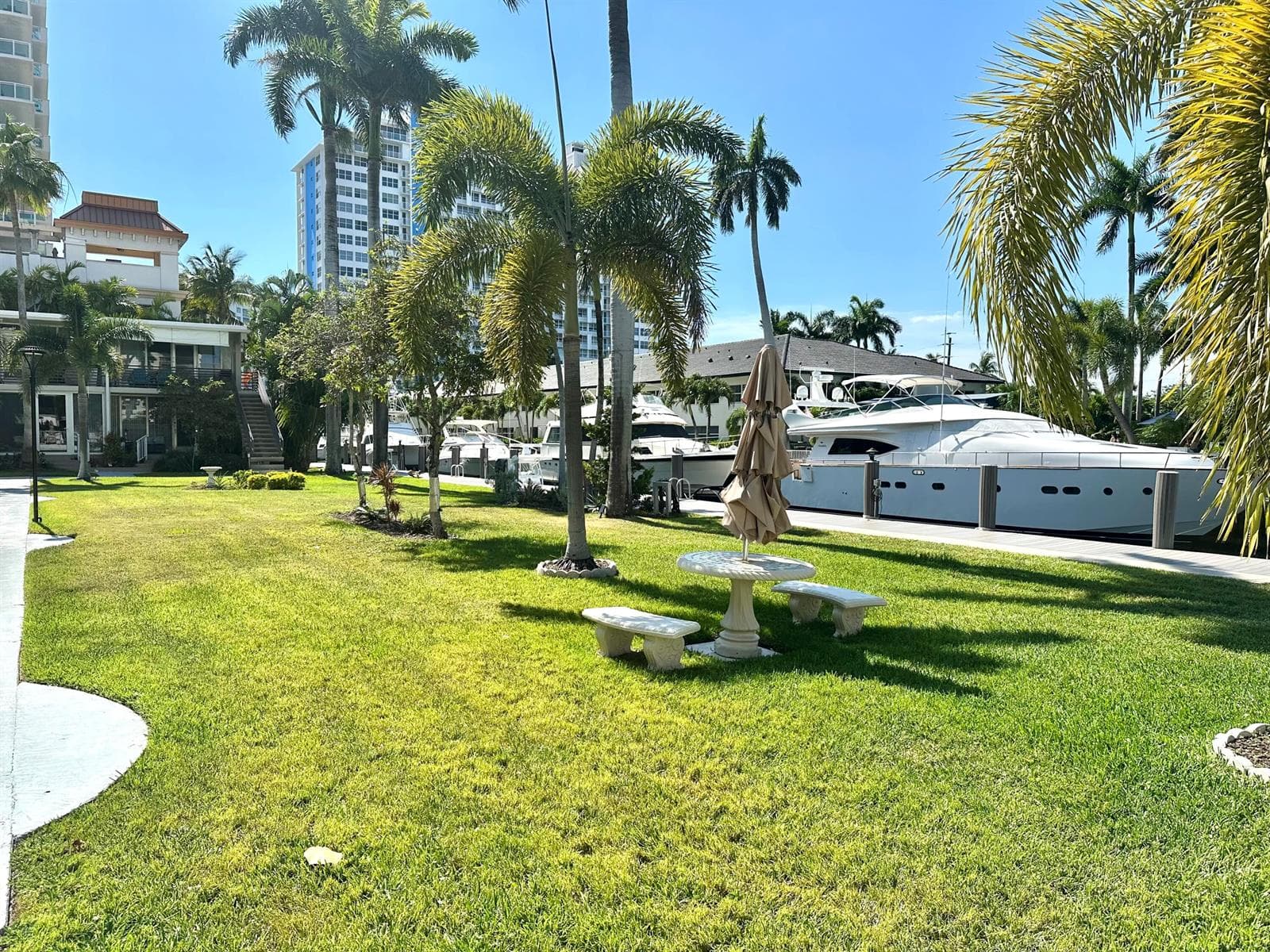 MC LAWN