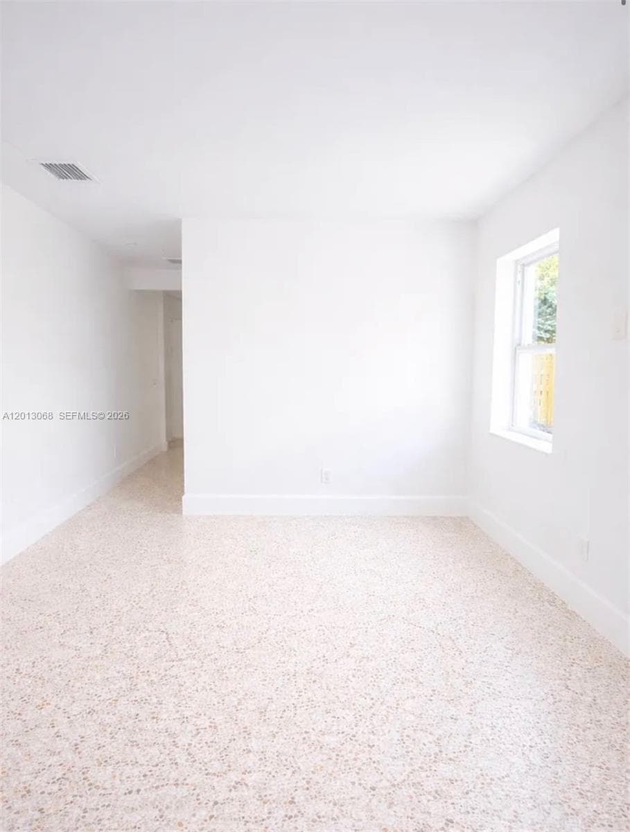 34 SE 1st Ave #B photo 4