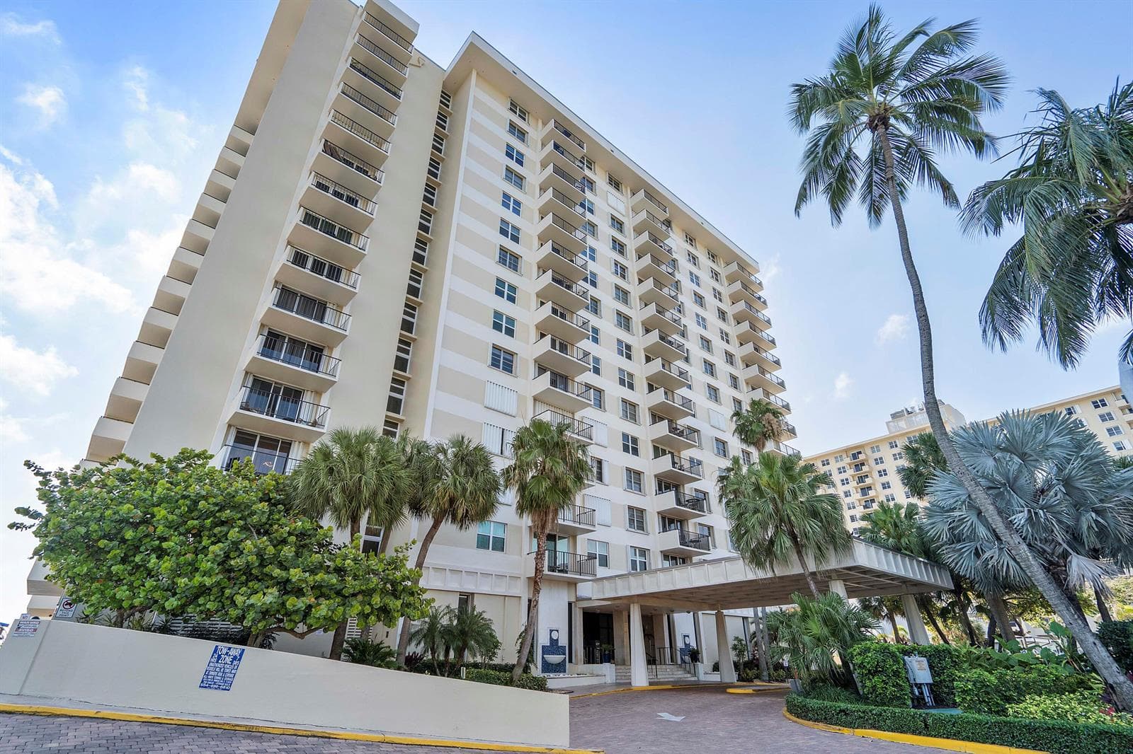 1900 S Ocean Blvd LE_040