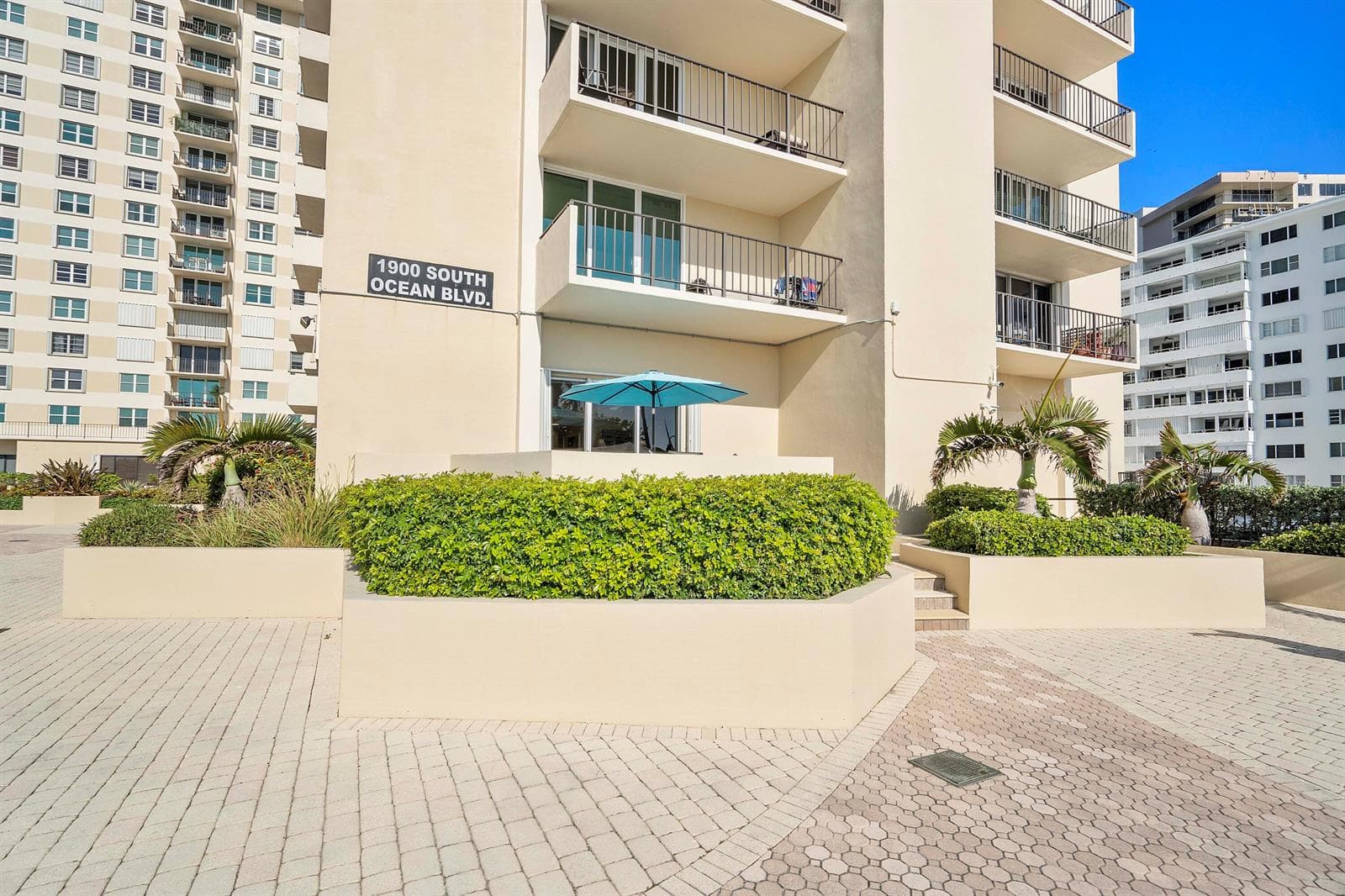 1900 S Ocean Blvd LE_023