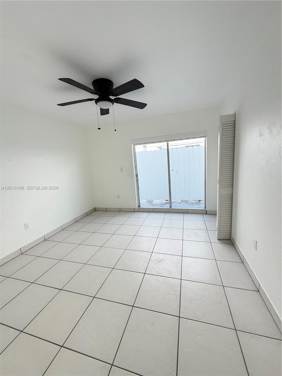 LAGUNA CLUB EAST CONDO · #207 in Miami - Photo 13
