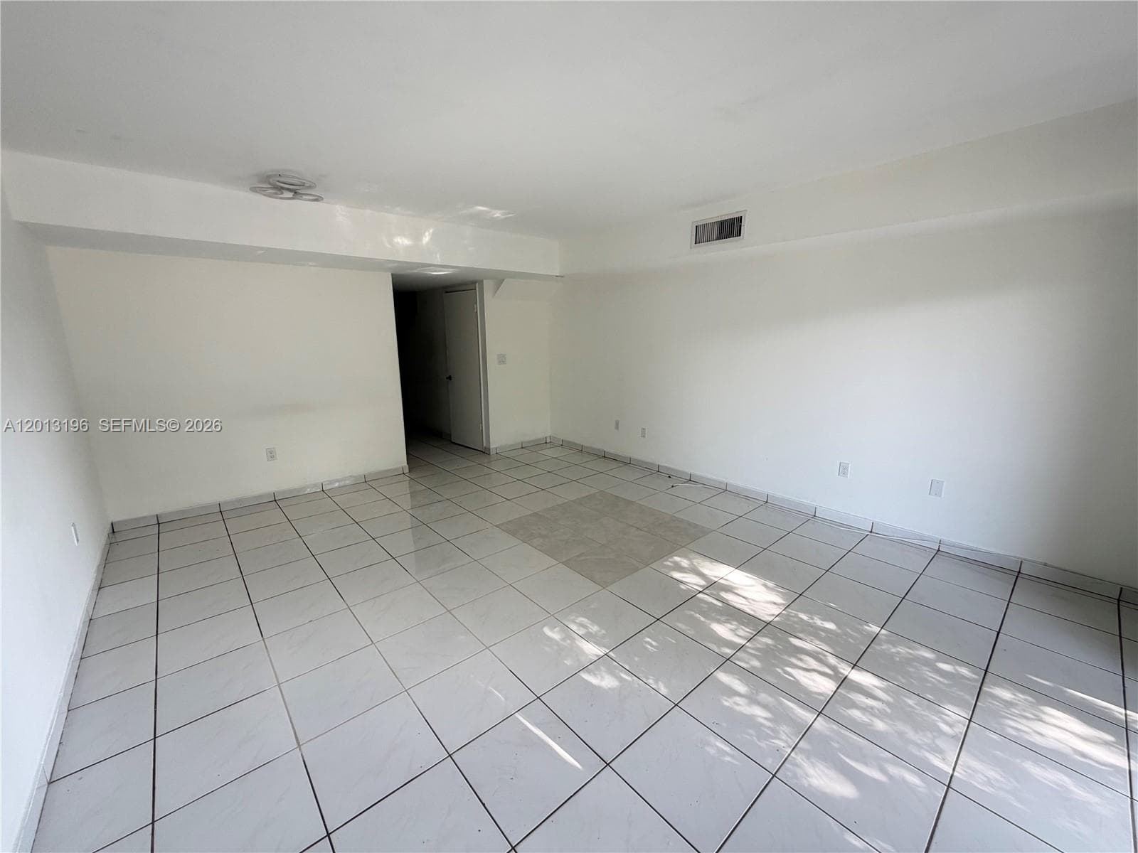 LAGUNA CLUB EAST CONDO · #207 in Miami - Photo 17