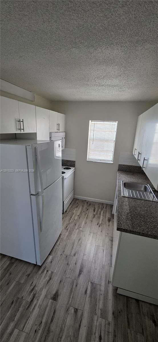 CRYSTAL CONDO · #115 in Hallandale Beach - Photo 8