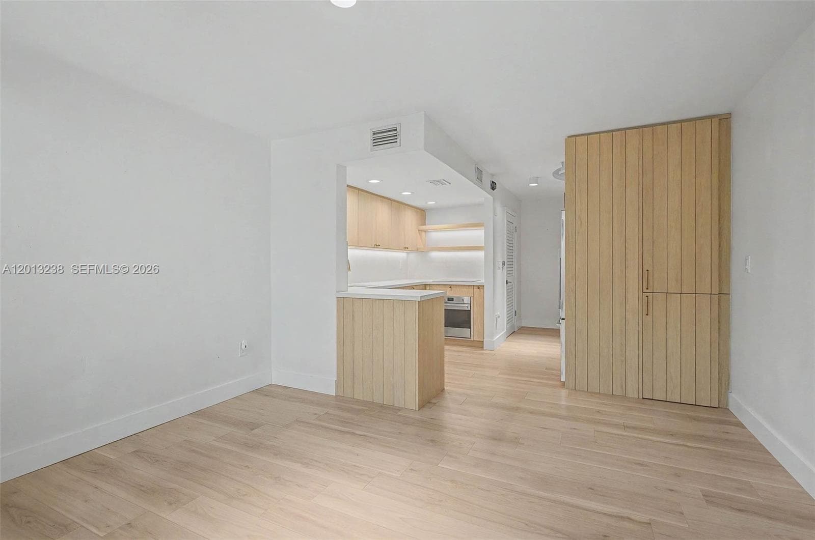 2984 Mary St photo 5