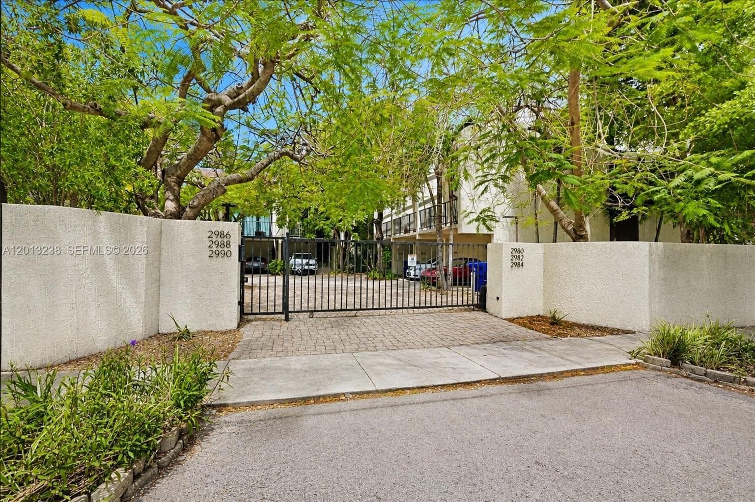 2984 Mary St photo 33