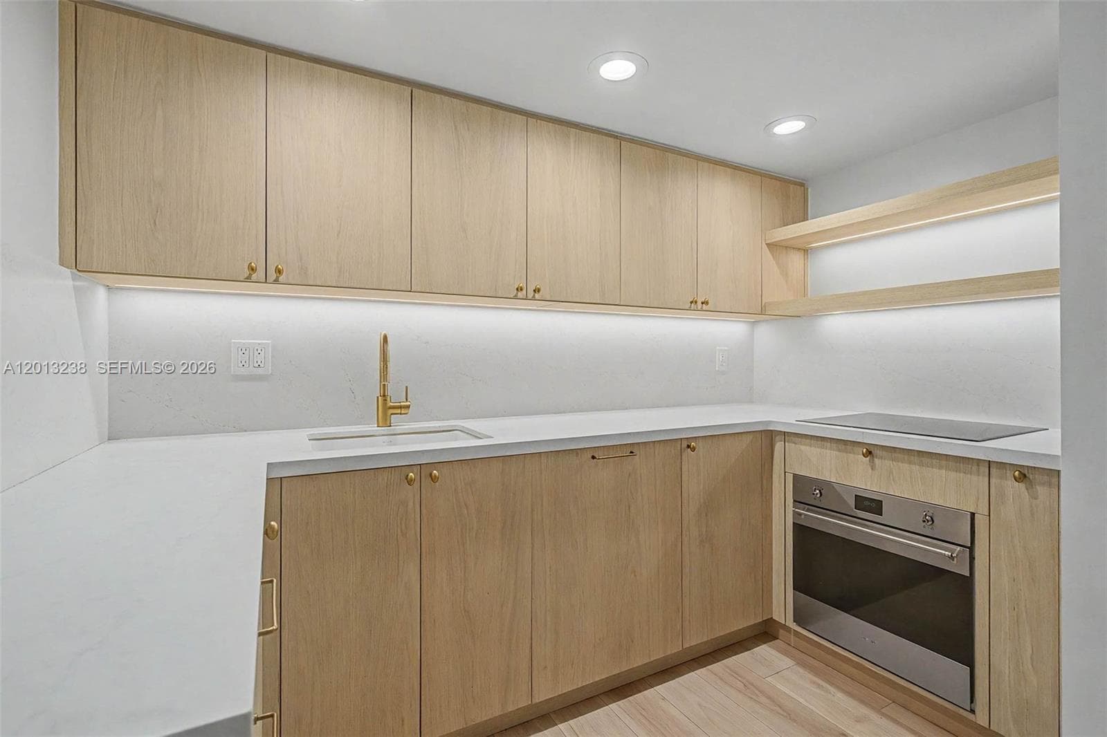 2984 Mary St photo 8