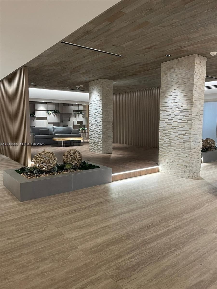 Roney Palace · #628 in Miami Beach - Photo 17