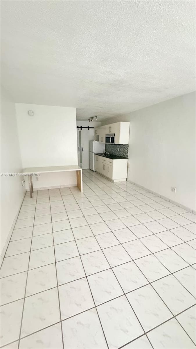 EAST BREEZE CONDOMINIUM · #4 in Miami Beach - Photo 16