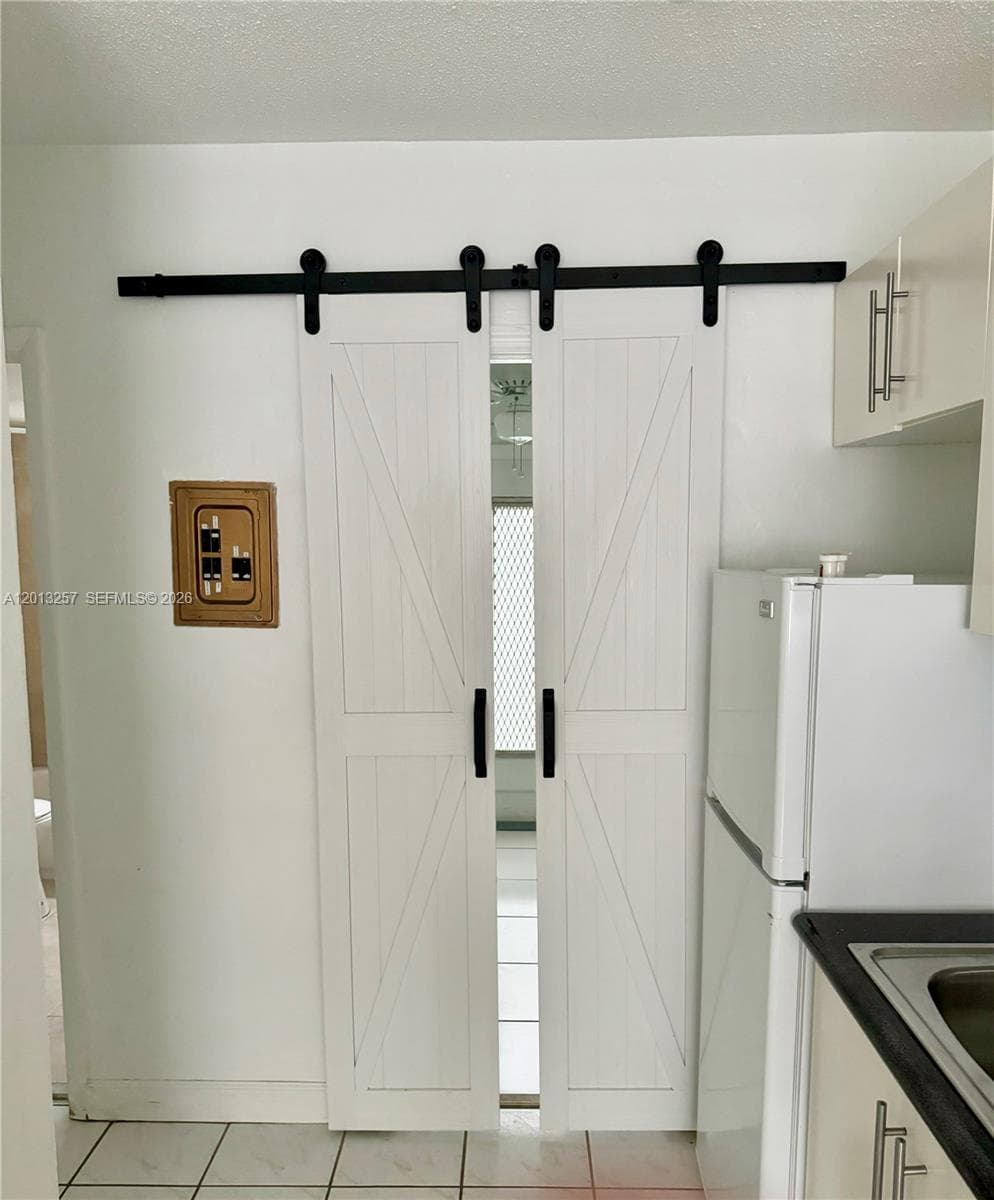 EAST BREEZE CONDOMINIUM · #4 in Miami Beach - Photo 15