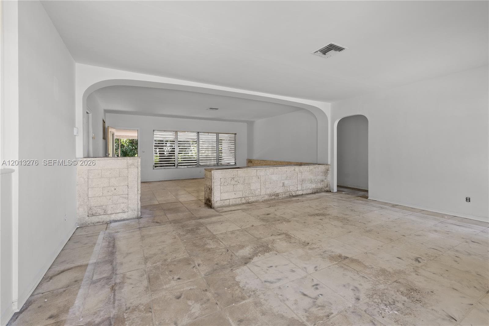 427 Grand Concourse photo 2