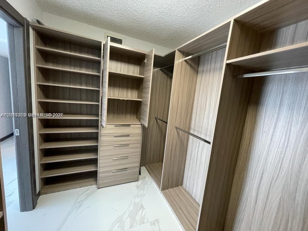 AVANT GARDE CONDO · #East401 in Hallandale Beach - Photo 36