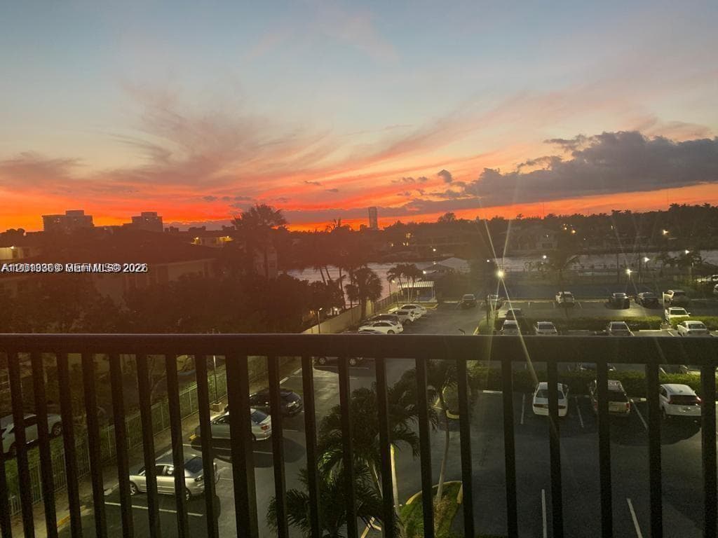 AVANT GARDE CONDO · #East401 in Hallandale Beach - Photo 49