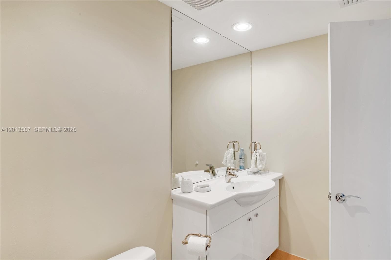 BEACH CLUB CONDO · #1410 in Hallandale Beach - Photo 23