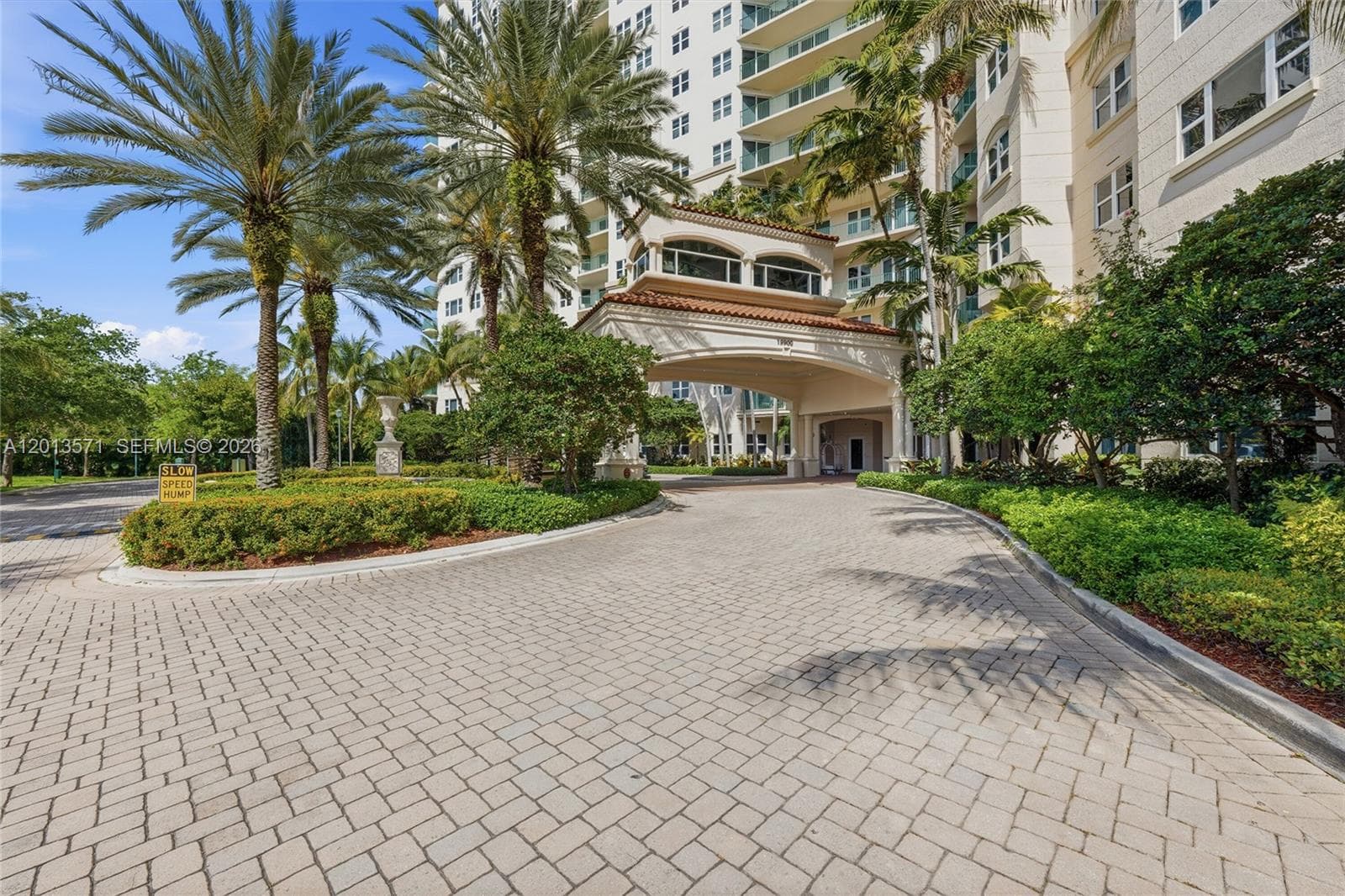 TURNBERRY VILLAGE SO TOWE · #116 in Aventura - Photo 3