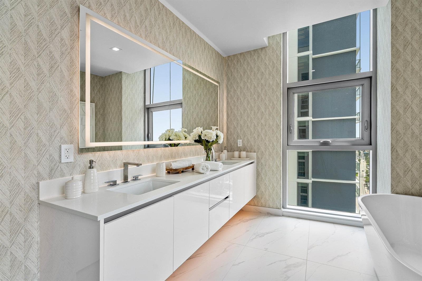 027-220LakeShoreDrive-2123-LakePark-FL-3