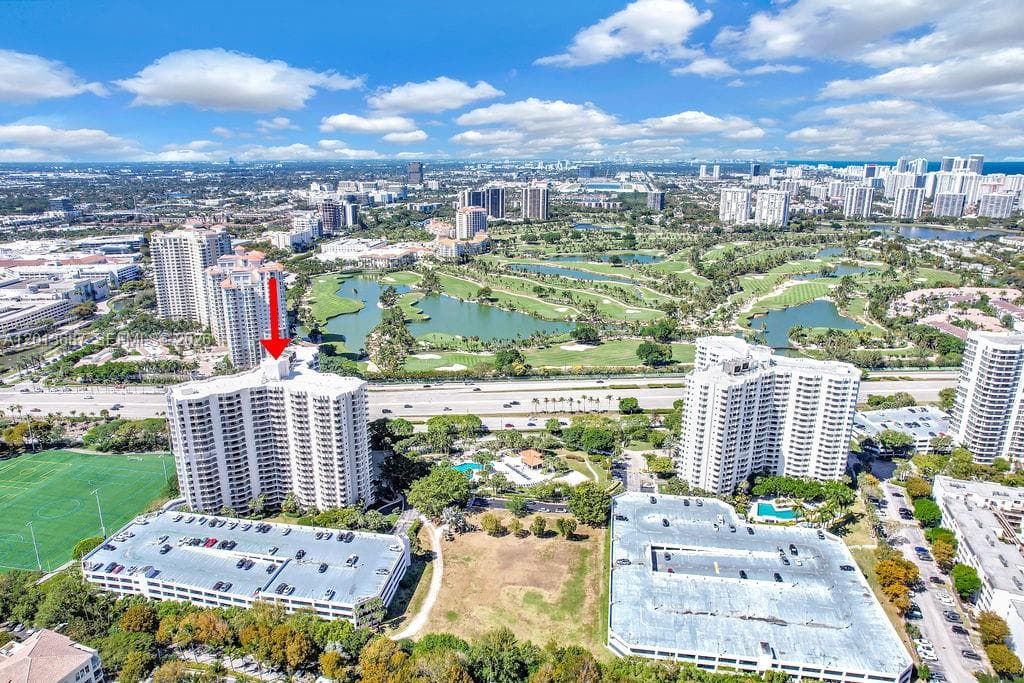 PARC CENTRAL AVENTURA · #LP03 in Aventura - Photo 3