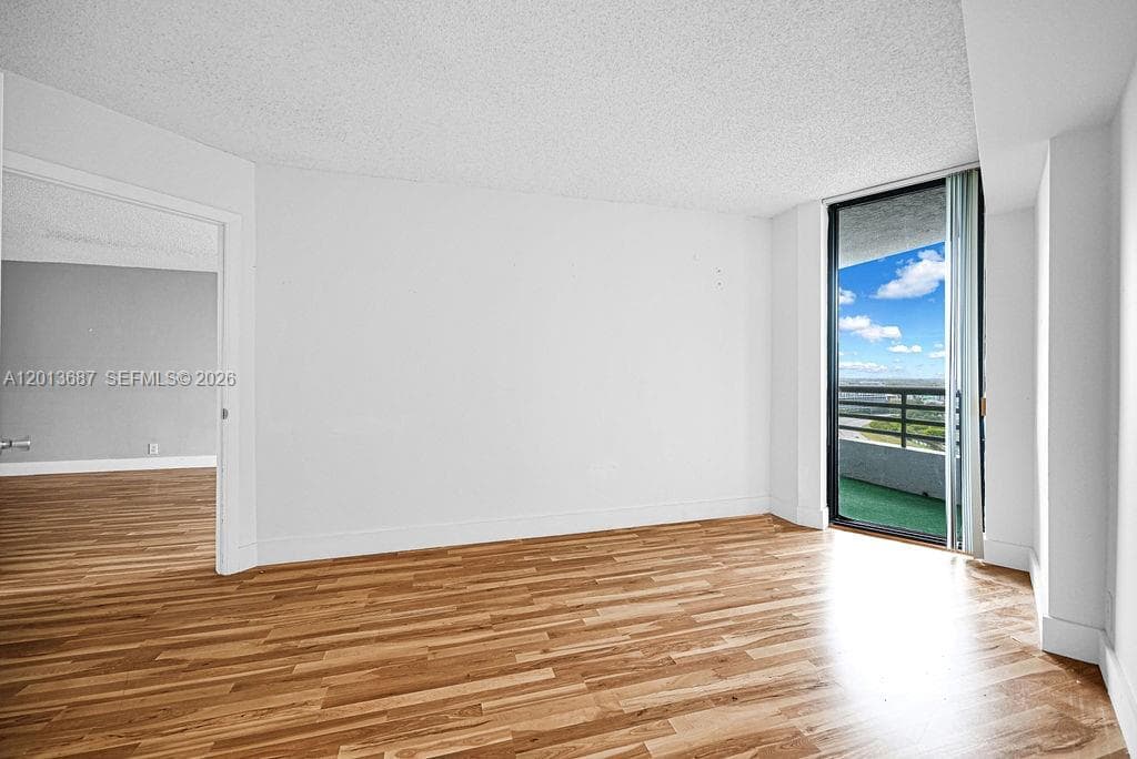 PARC CENTRAL AVENTURA · #LP03 in Aventura - Photo 14