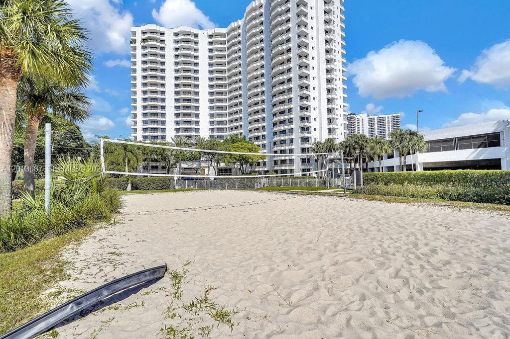 PARC CENTRAL AVENTURA · #LP03 in Aventura - Photo 11