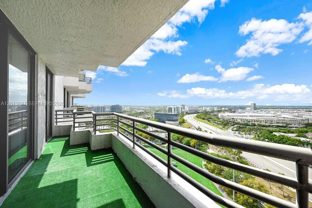 PARC CENTRAL AVENTURA · #LP03 in Aventura - Photo 31