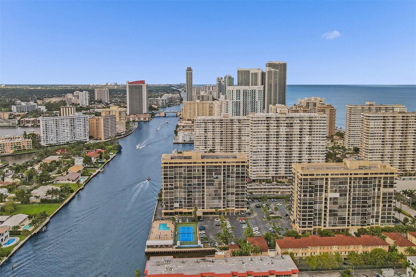 AVANT GARDE CONDO · #205 in Hallandale Beach - Photo 30