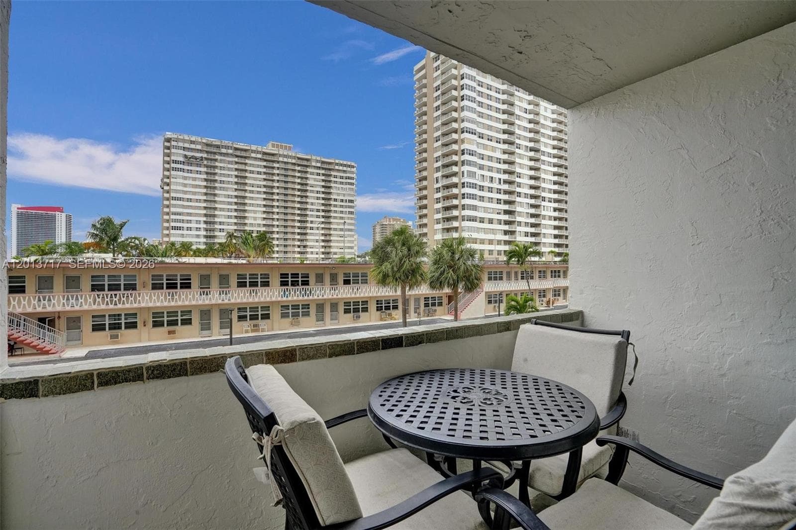AVANT GARDE CONDO · #205 in Hallandale Beach - Photo 8