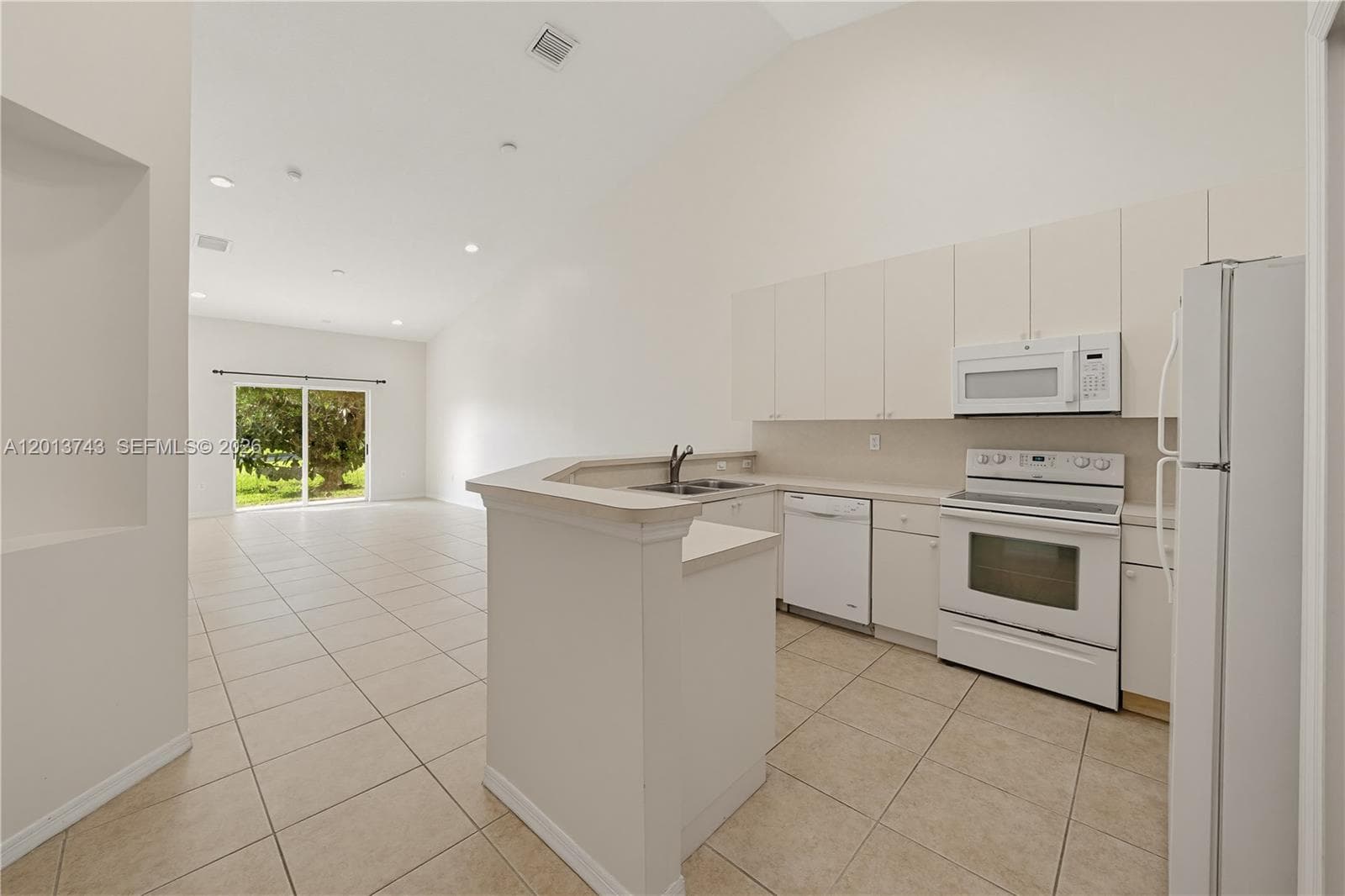 3393 NE 11th Dr photo 14