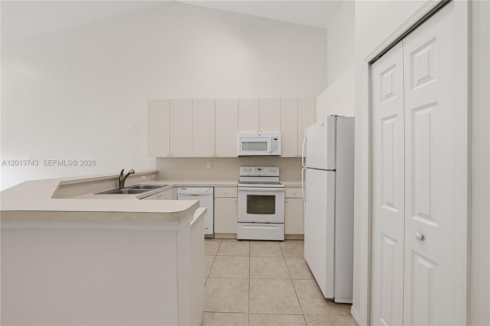 3393 NE 11th Dr photo 15