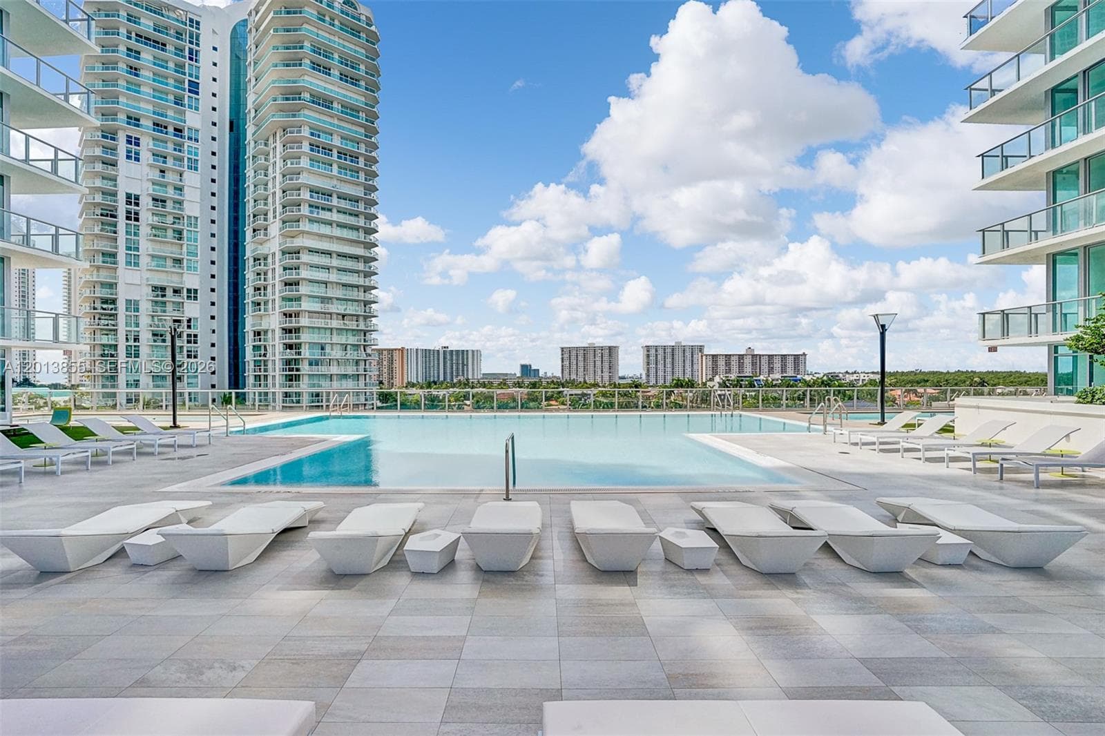 COMMON TERRITORY, POOL