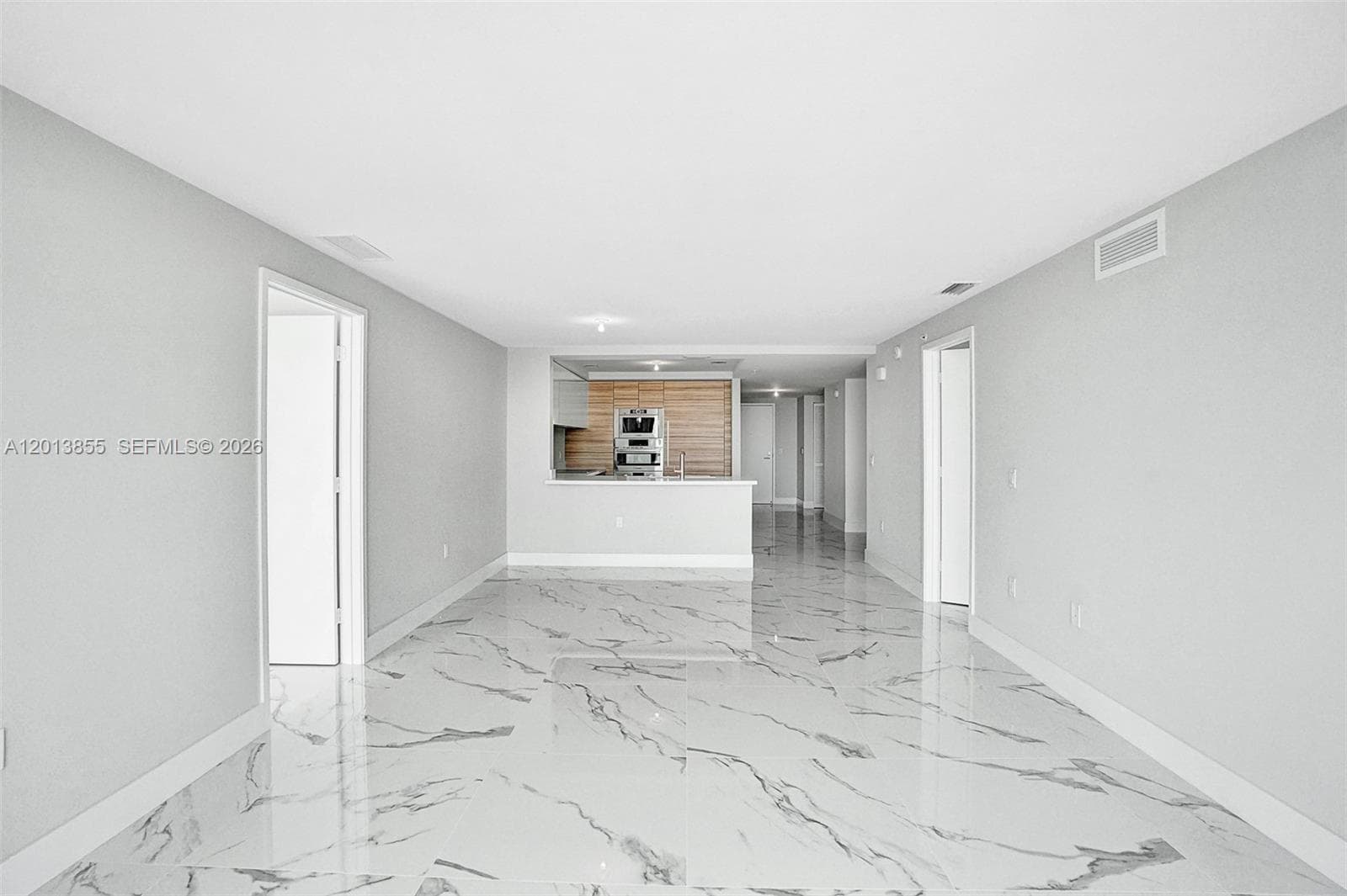 KITCHEN, LIVING ROOM AREA