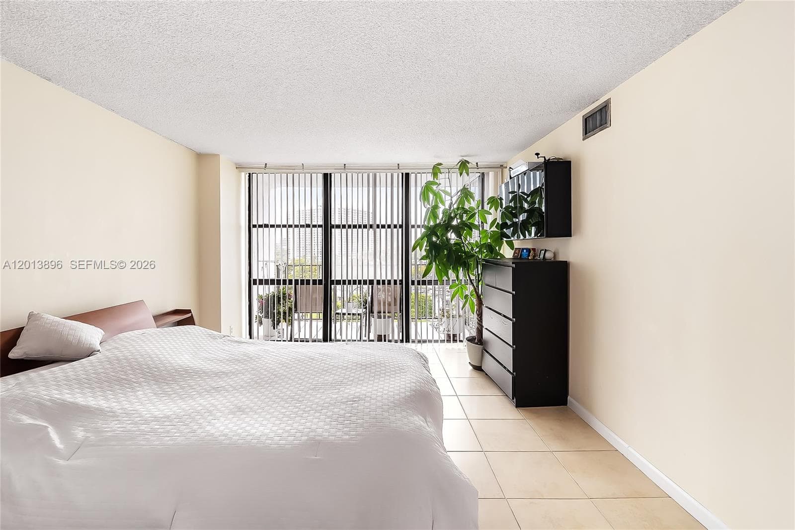 OCEANVIEW PARK CONDO · #901 in Hallandale Beach - Photo 23