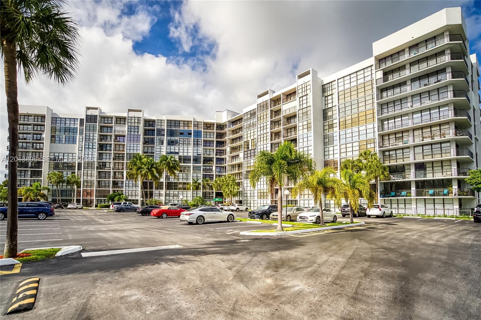 OCEANVIEW PARK CONDO · #901 in Hallandale Beach - Photo 57