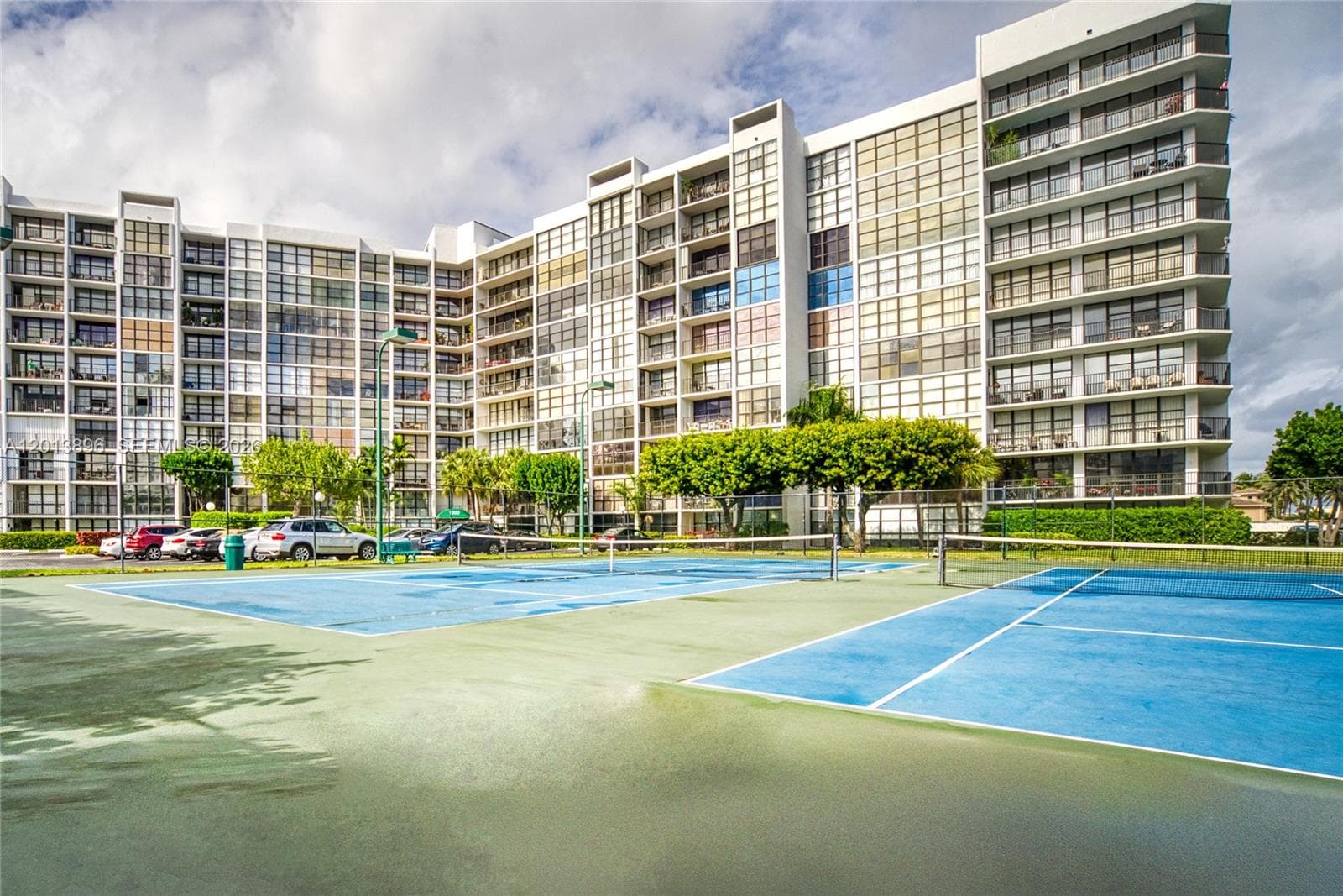 OCEANVIEW PARK CONDO · #901 in Hallandale Beach - Photo 41