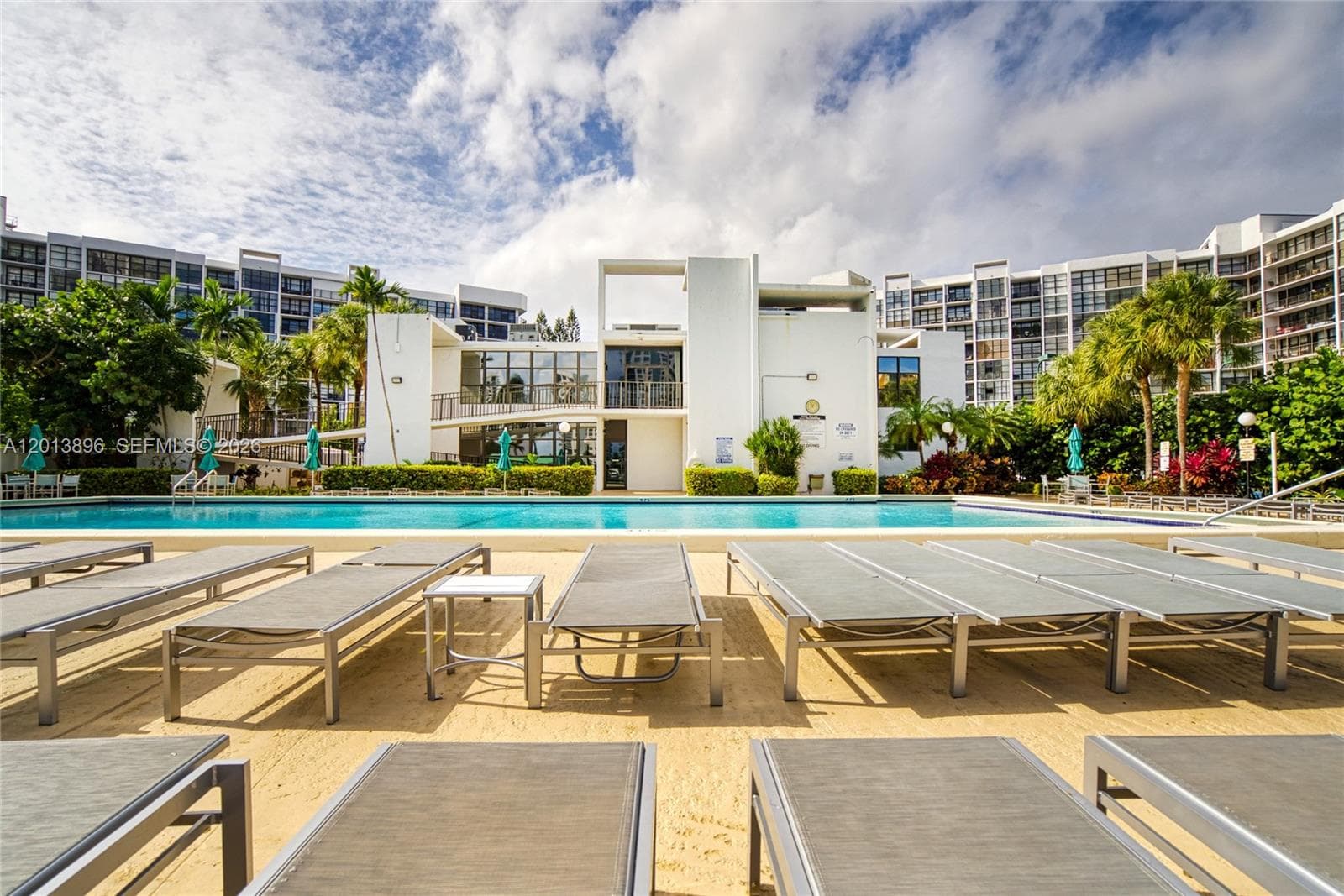 OCEANVIEW PARK CONDO · #901 in Hallandale Beach - Photo 45