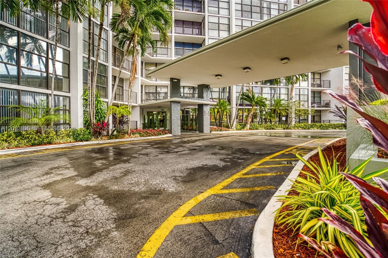 OCEANVIEW PARK CONDO · #901 in Hallandale Beach - Photo 55