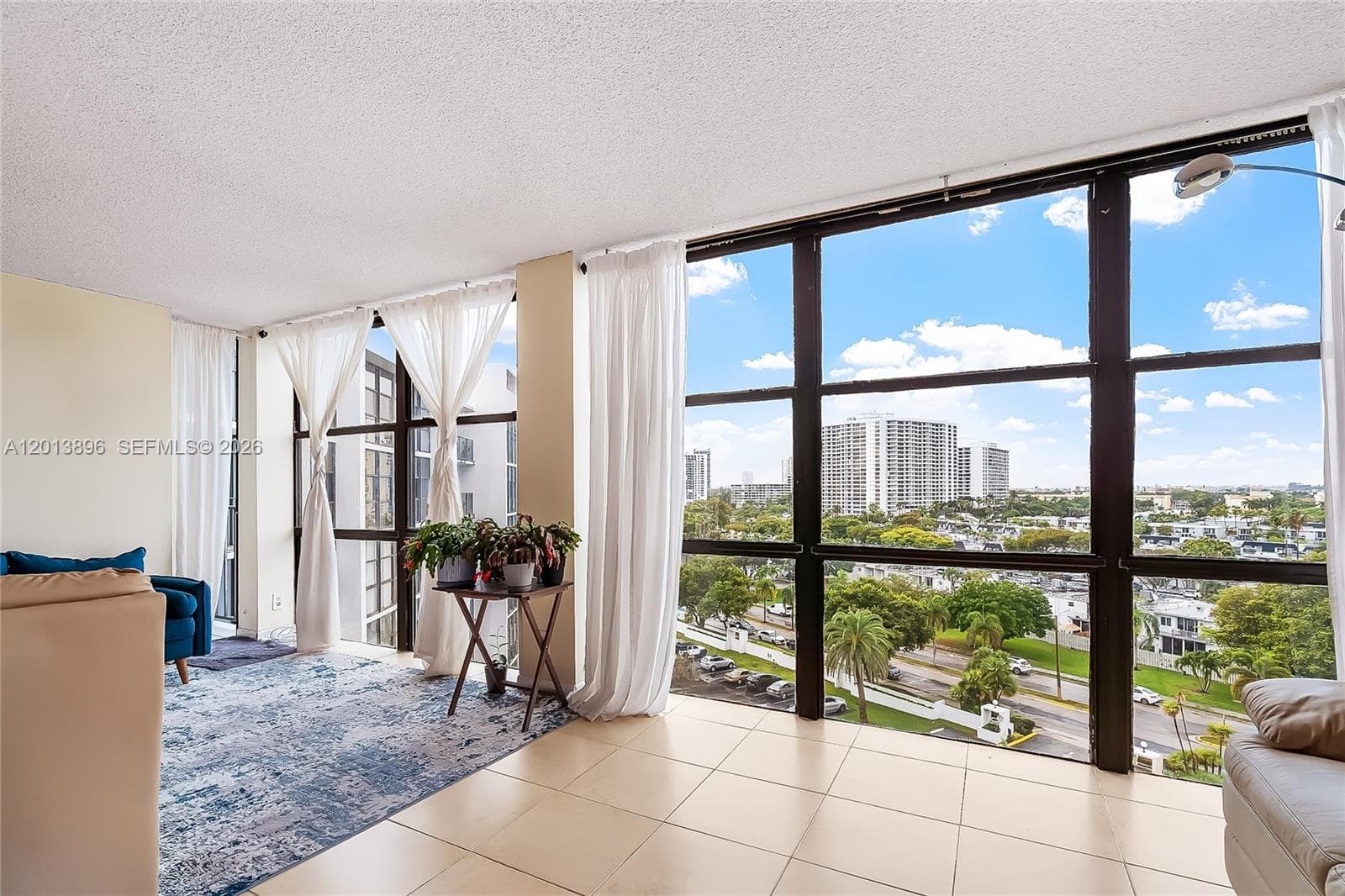OCEANVIEW PARK CONDO · #901 in Hallandale Beach - Photo 4
