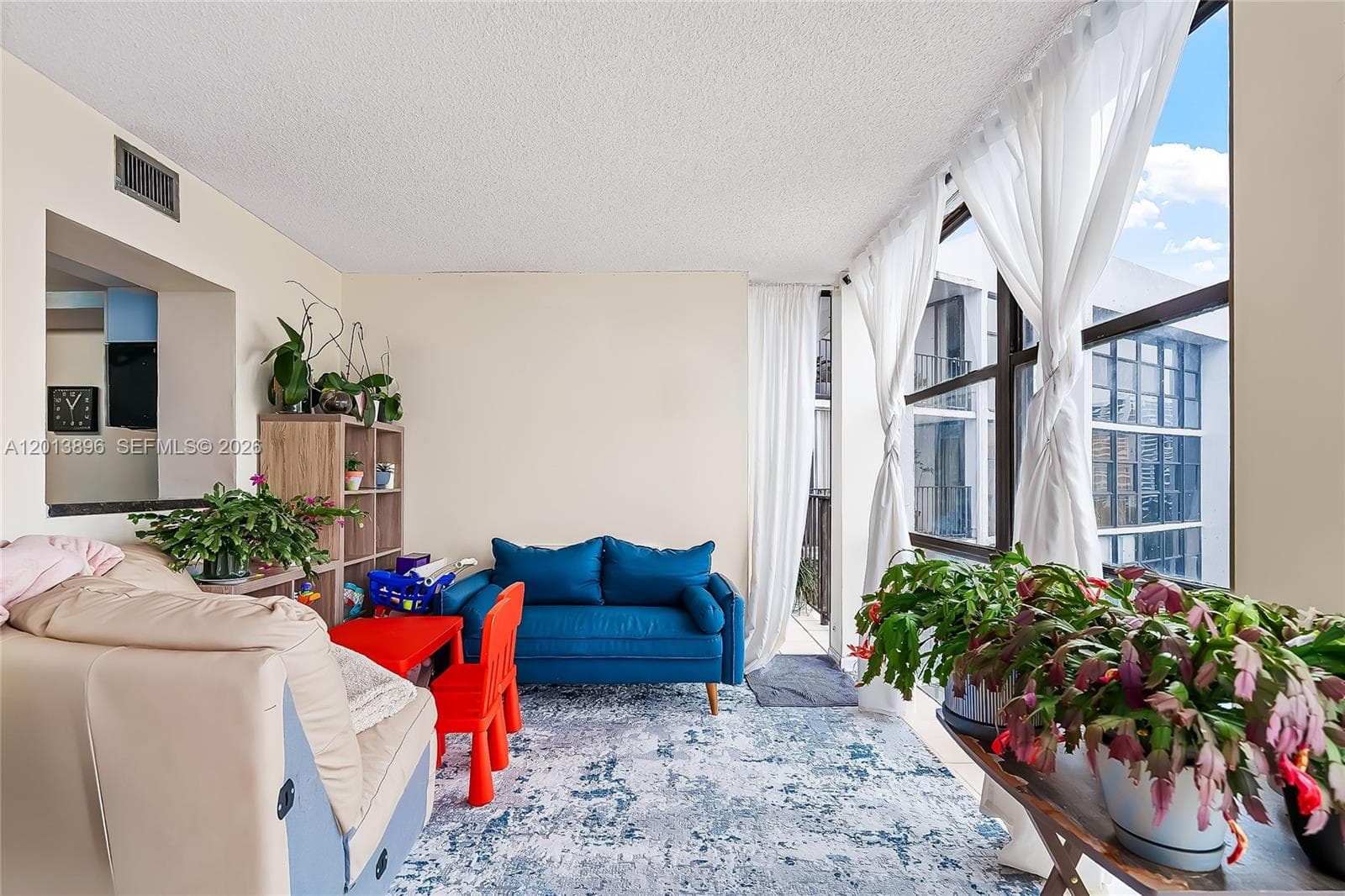 OCEANVIEW PARK CONDO · #901 in Hallandale Beach - Photo 8