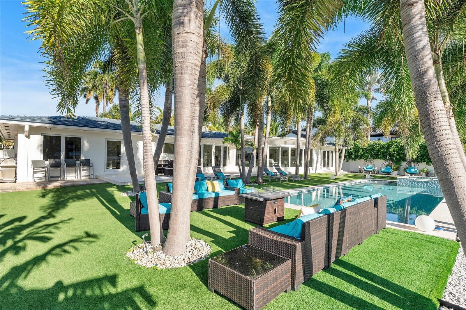 076-207 Royal Palm Dr reshoot_076