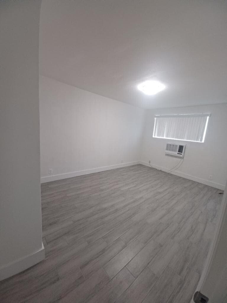 24 SW 13TH ST #1 BEDROOM