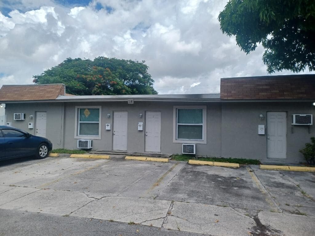 24 SW 13TH ST BUILDING