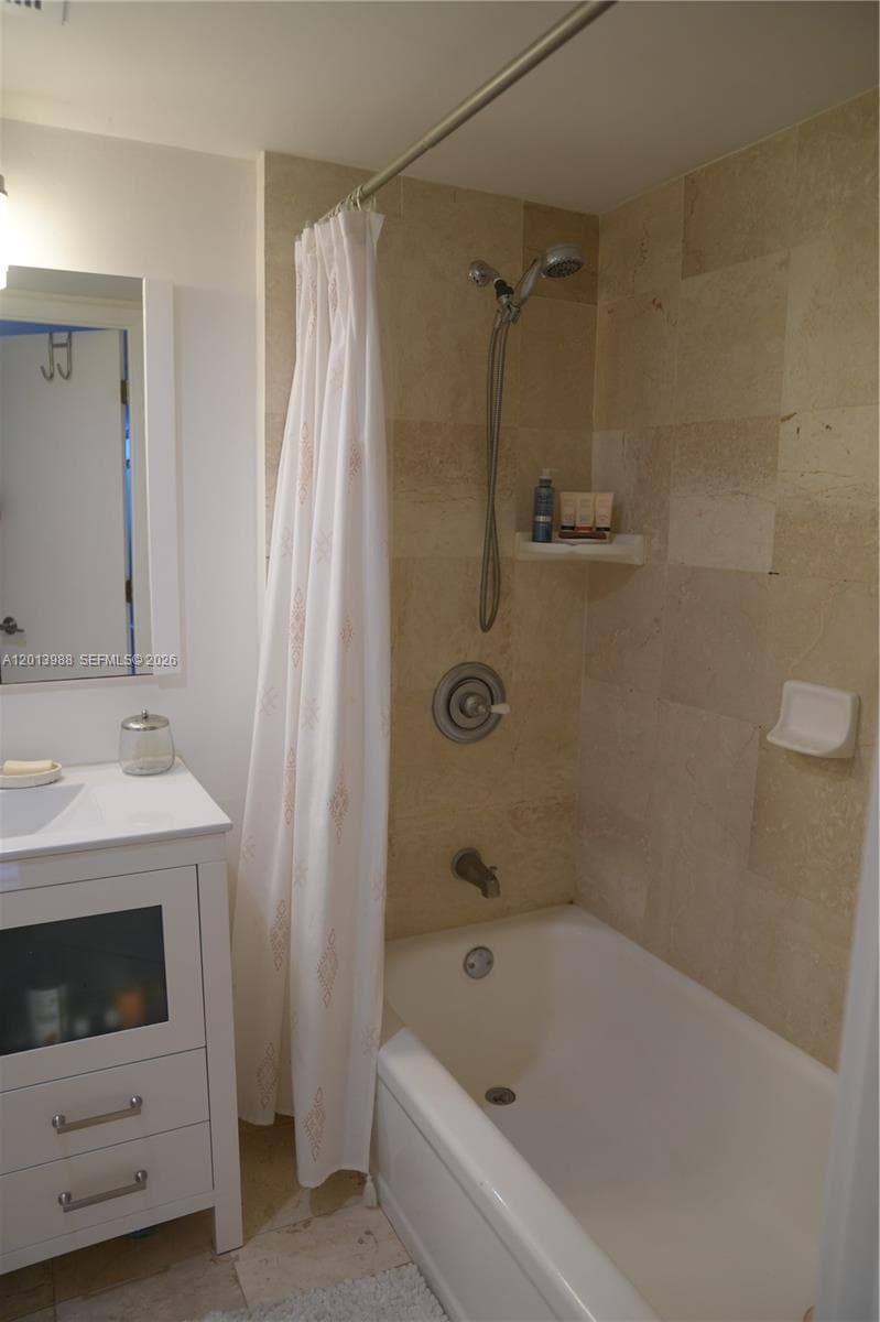 ADMIRAL'S PORT · #1107E in Aventura - Photo 27