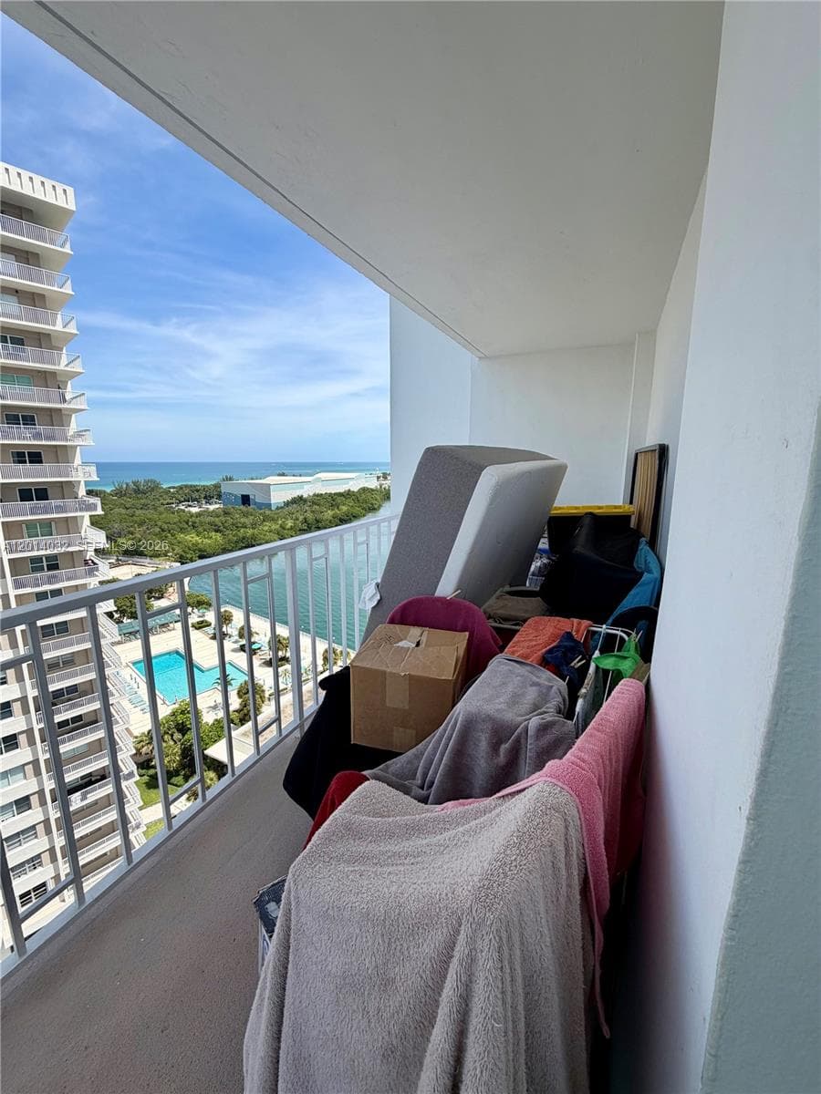 Arlen House West · #1631 in Sunny Isles Beach - Photo 12