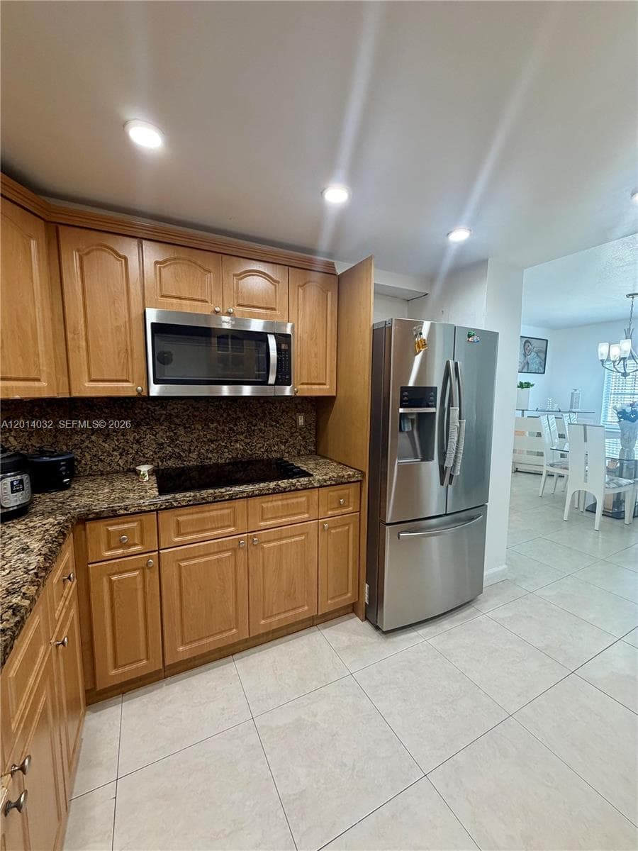 Arlen House West · #1631 in Sunny Isles Beach - Photo 5