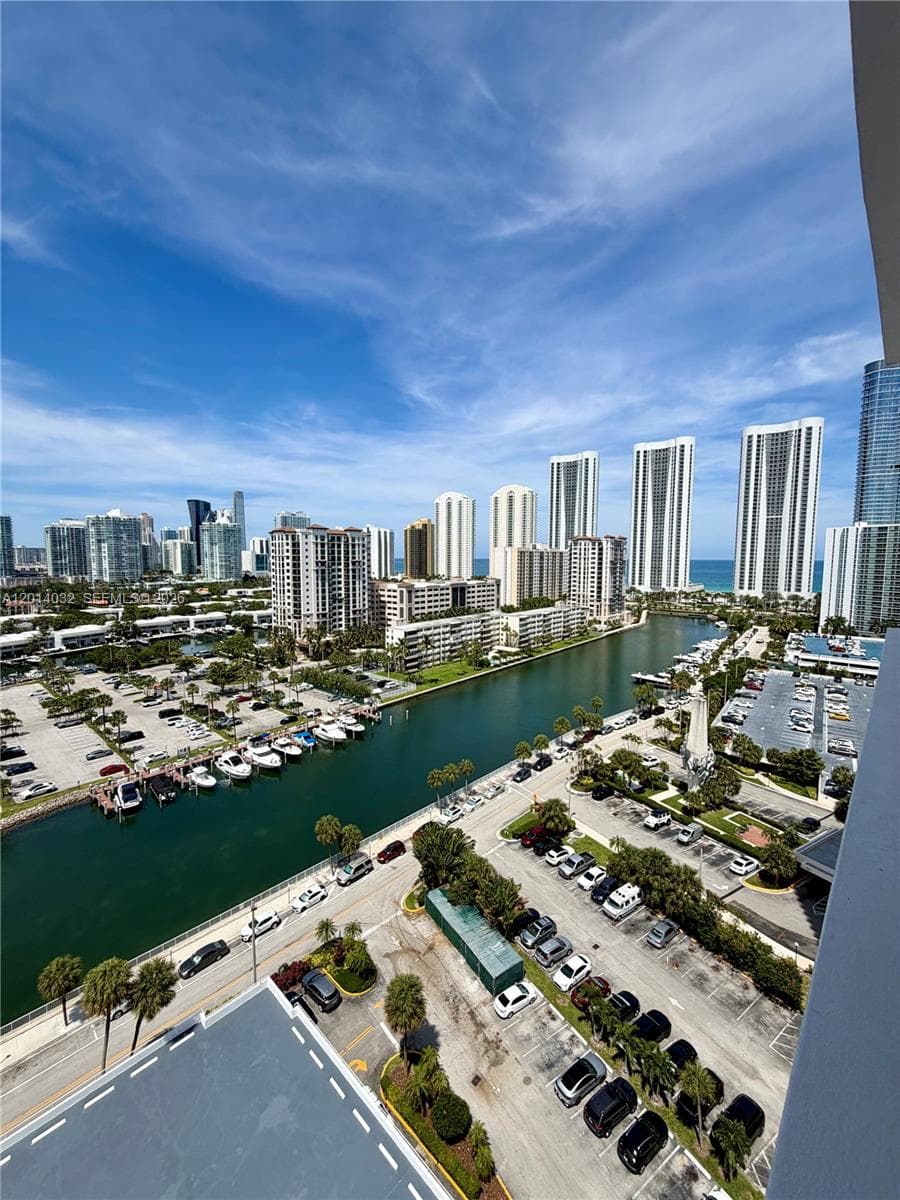 Arlen House West · #1631 in Sunny Isles Beach - Photo 11